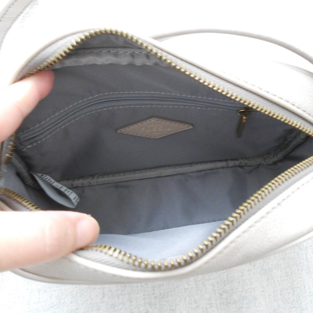 Fossil Taupe Color Neutral Leather Crossbody Bag read details. - Picture 14 of 15